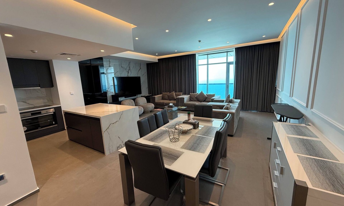 Rumailah Apartment | Newly Renovated Luxury 2BR Apartment Full Sea View