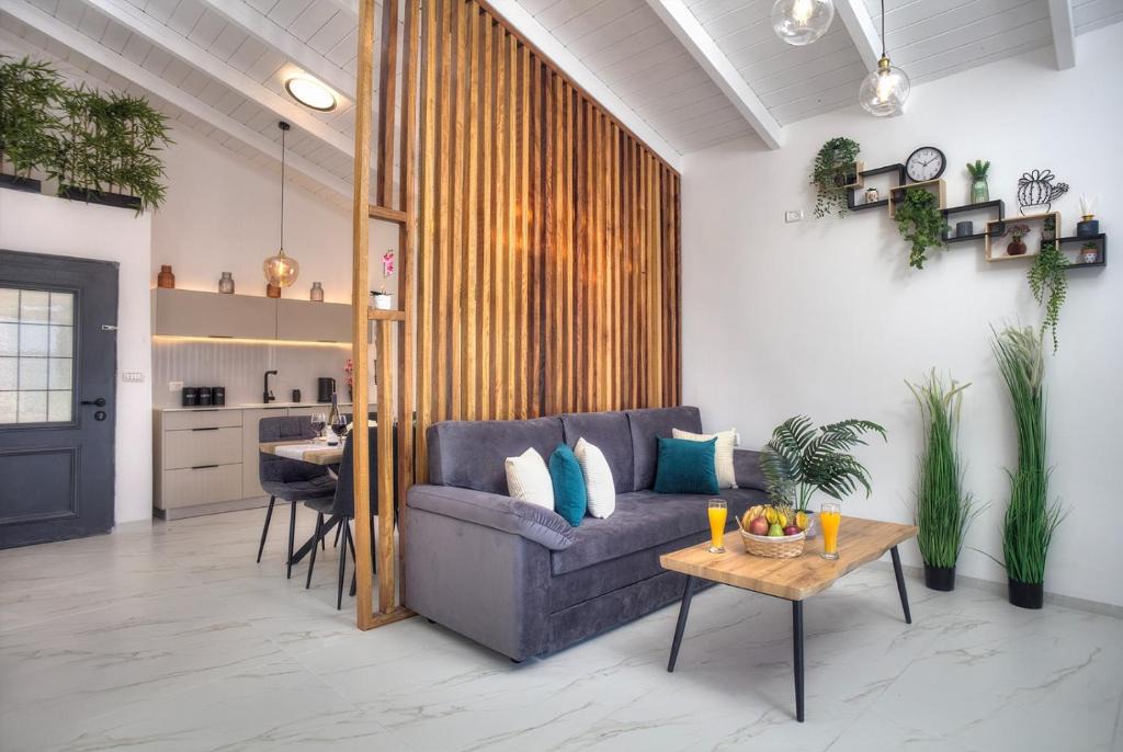 Safed Old City Apartment | Nof Marom - apartment with shelter room נוף מרום -דירה עם חדר ממ"ד