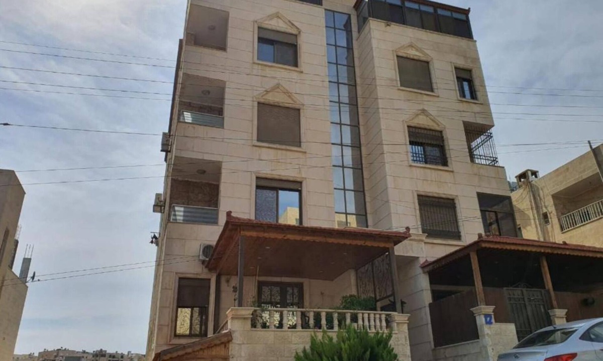 Al Jubeiha Apartment | Noor Apartment 3-bedroom apartment in enchanting Amman with comfort