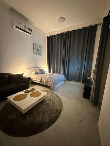 Al Ain Apartment | Oasis Studio jimi