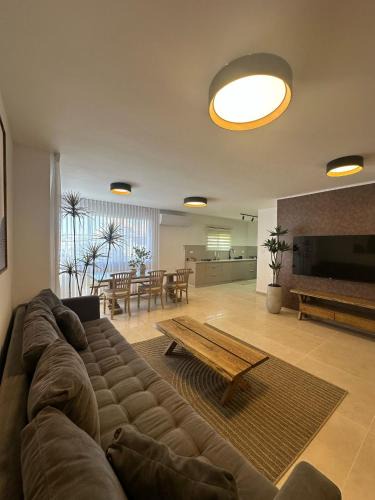 Nahariya Apartment | Ocean view - מול הים