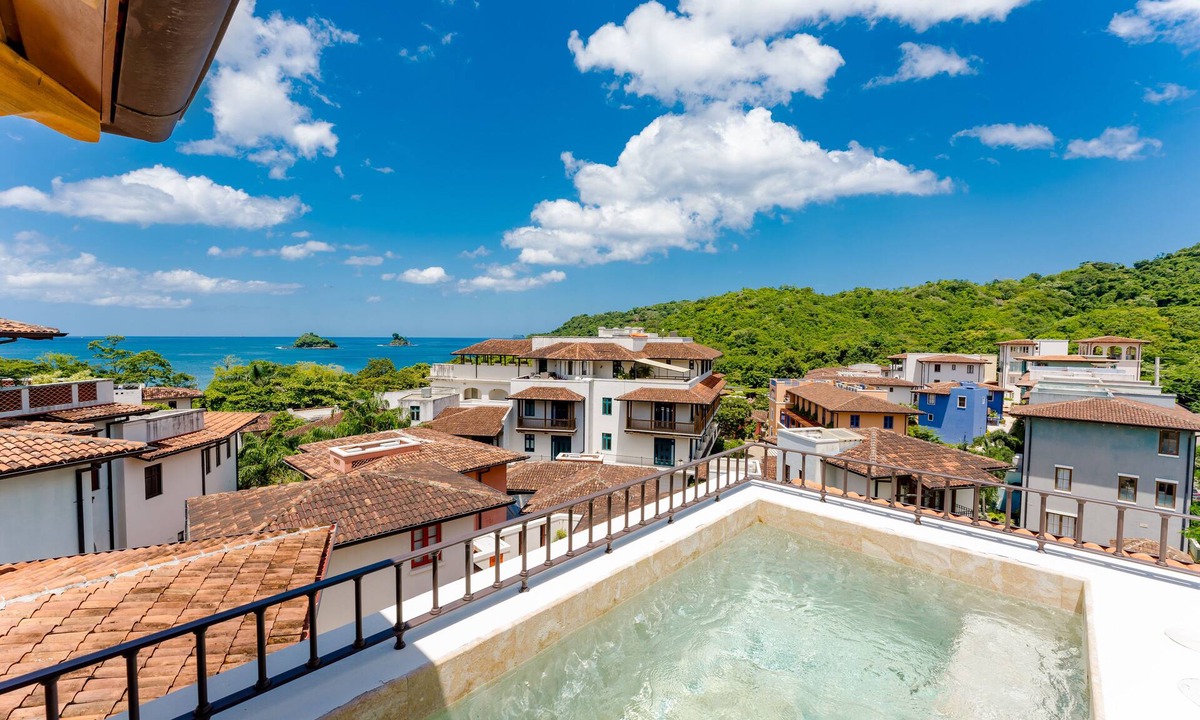 Las Catalinas Apartment | Ocean View with Pool and Beach Club Access - Las Catalinas - 205 Plaza Pienza