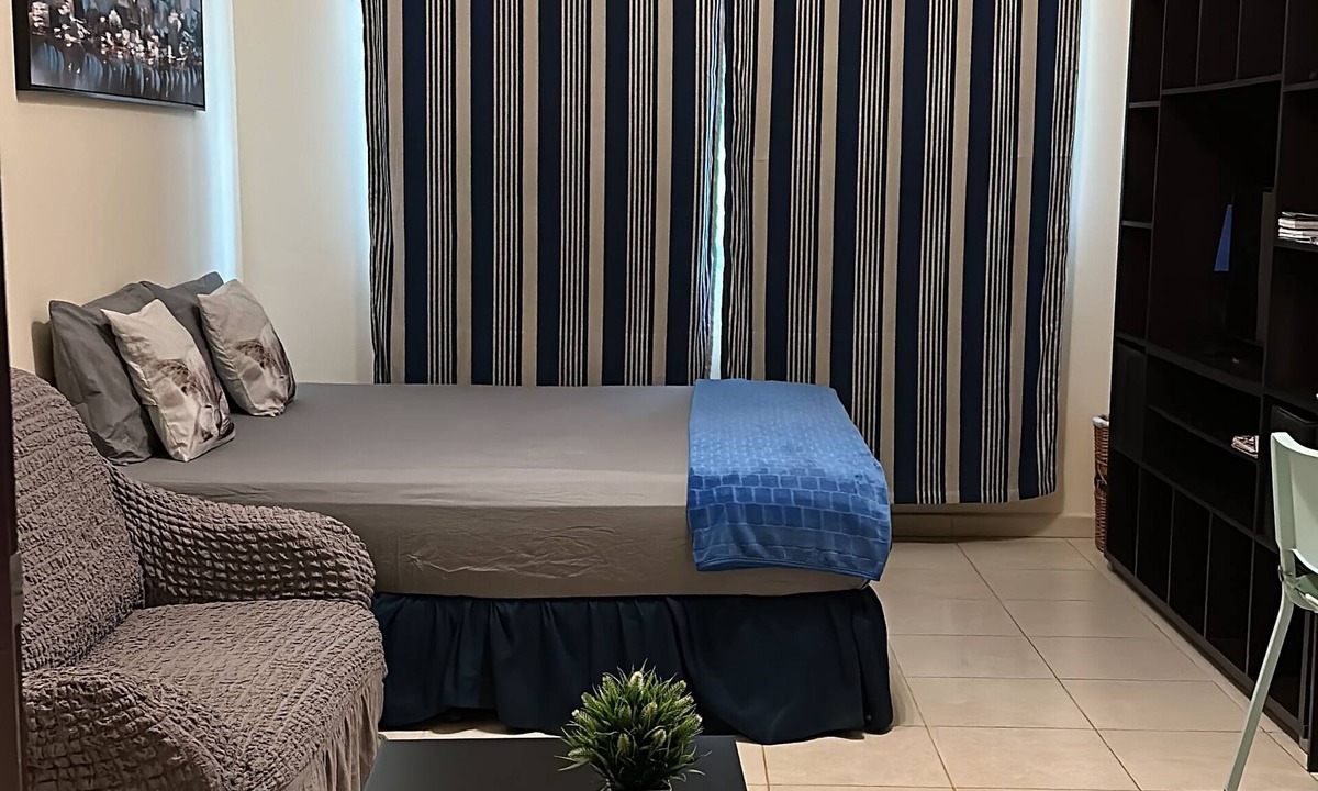 Al Ain Bed & Breakfast | Olivia's BNB: Fully furnished private suite in Jimi Ameriya