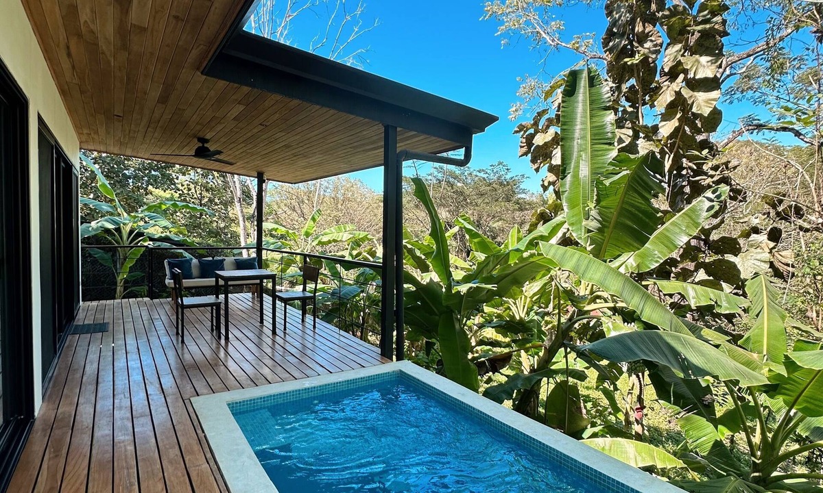 Santa Teresa House | One Bedroom House w/Private Pool in a Jungle Paradise, Quiet & Fast Wifi