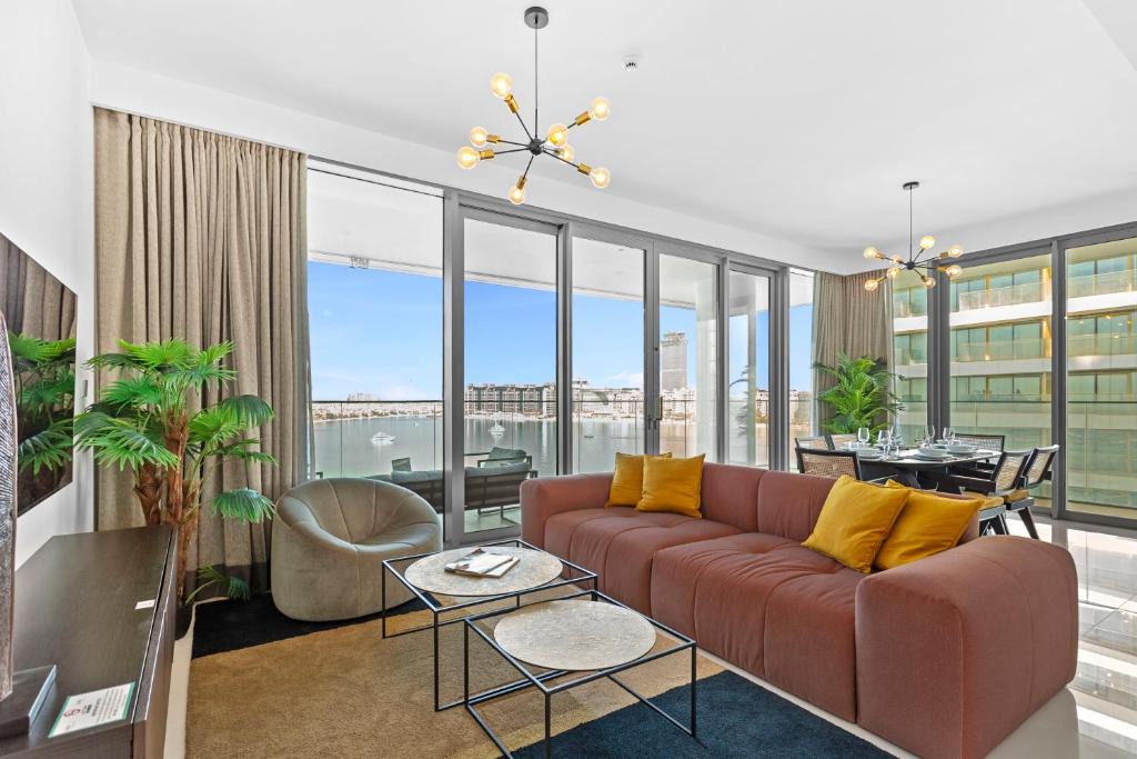 Dubai Marina Apartment | Palm View Paradise 3 bed apartment w private beach