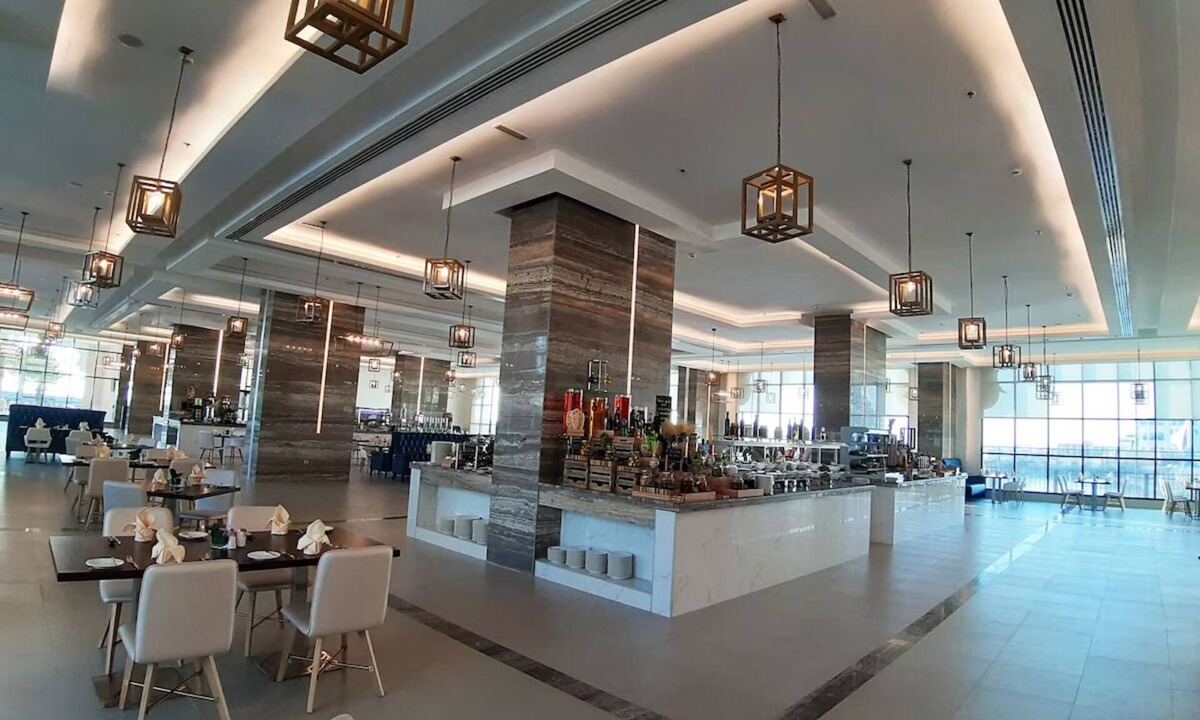 Al-Fujairah Hotel | Peaceful Getaway in a Room Overlooking the Enchanting Indian Ocean