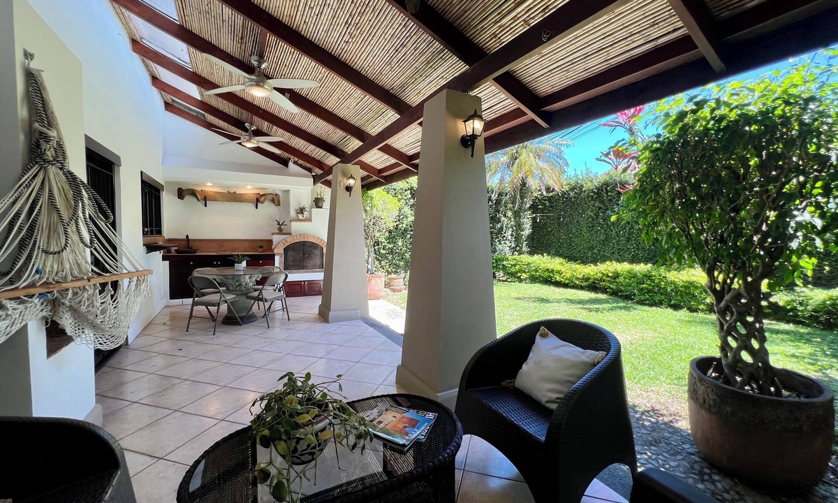 Santa Ana Condo | Phenomenal 5-bedroom Family Condo with A/C in Santa Ana