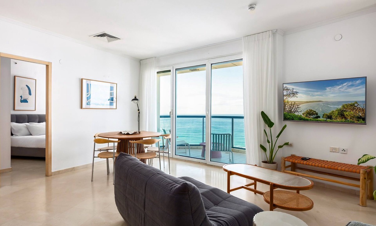 Tel Aviv Promenade Apartment | Picturesque 3BR Apt w Balcony & Parking Near Beach
