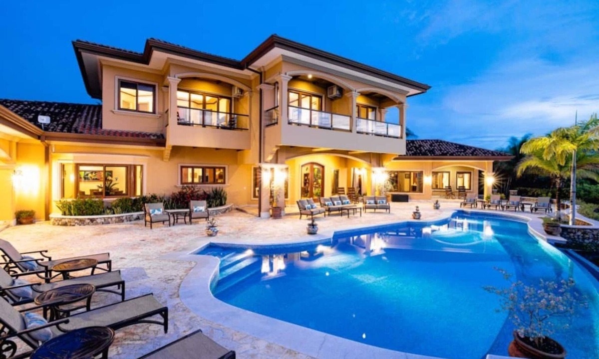 Playa Hermosa House | Playa Hermosa Hillside Villa 5BR Infinity Pool Sleeps 14 Villa Encantada