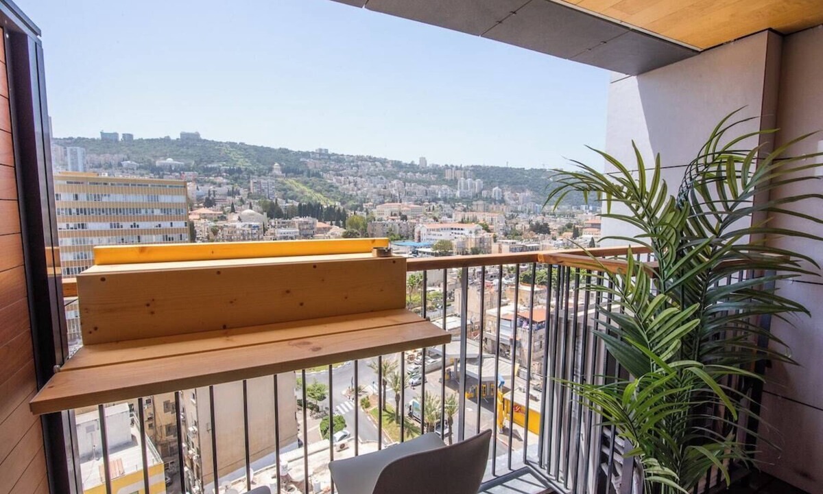 Haifa Apartment | Port city- Downtown 2 bdrms apt w/balcony+mamad 2