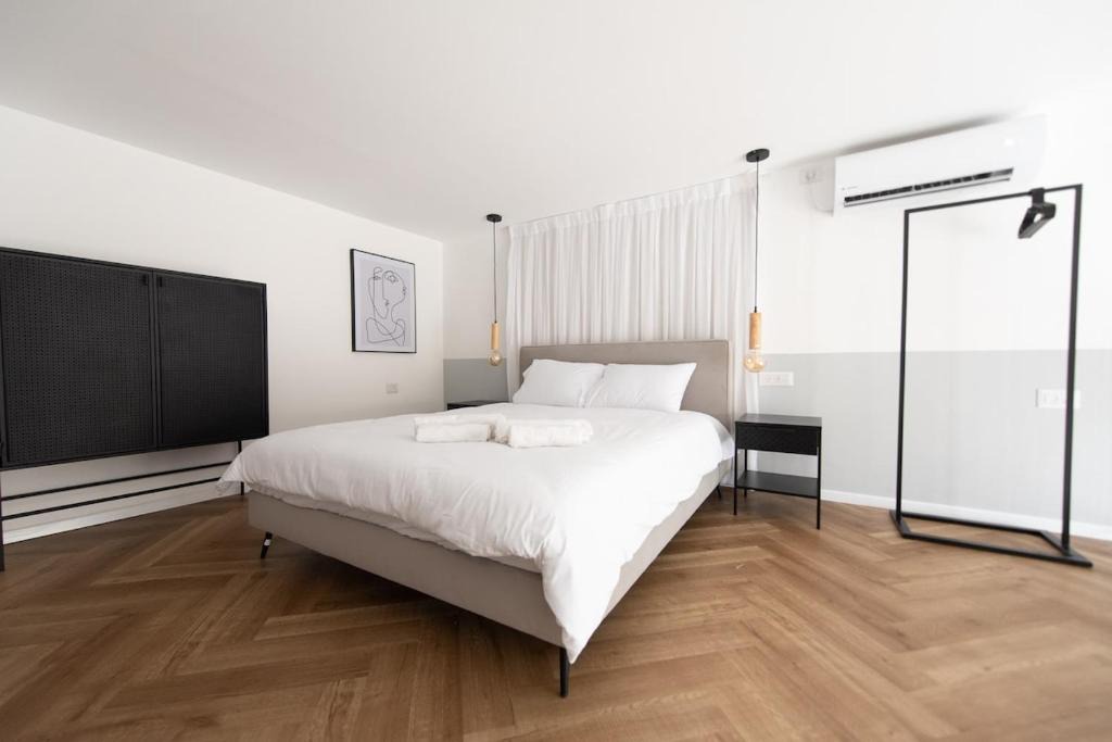 Haifa Apartment | PORT CITY HAIFA-Urbanic Loft Heart of Haifa Dwntwn