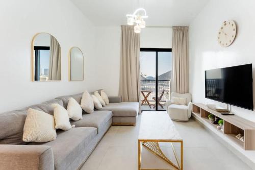 Al Khan Apartment | Premium Stunning 2-Bed Beachfront Apartment - Cyan Beach Residence