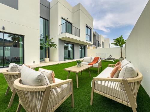 Abu Dhabi Villa | Premium Vacation Home - Spacious and Stylish - Yas Island