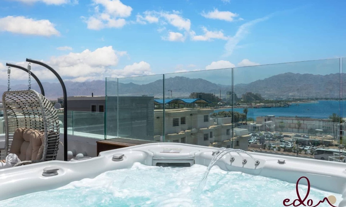 Eilat Apartment | Presidential Suite with Jacuzzi and Seaview