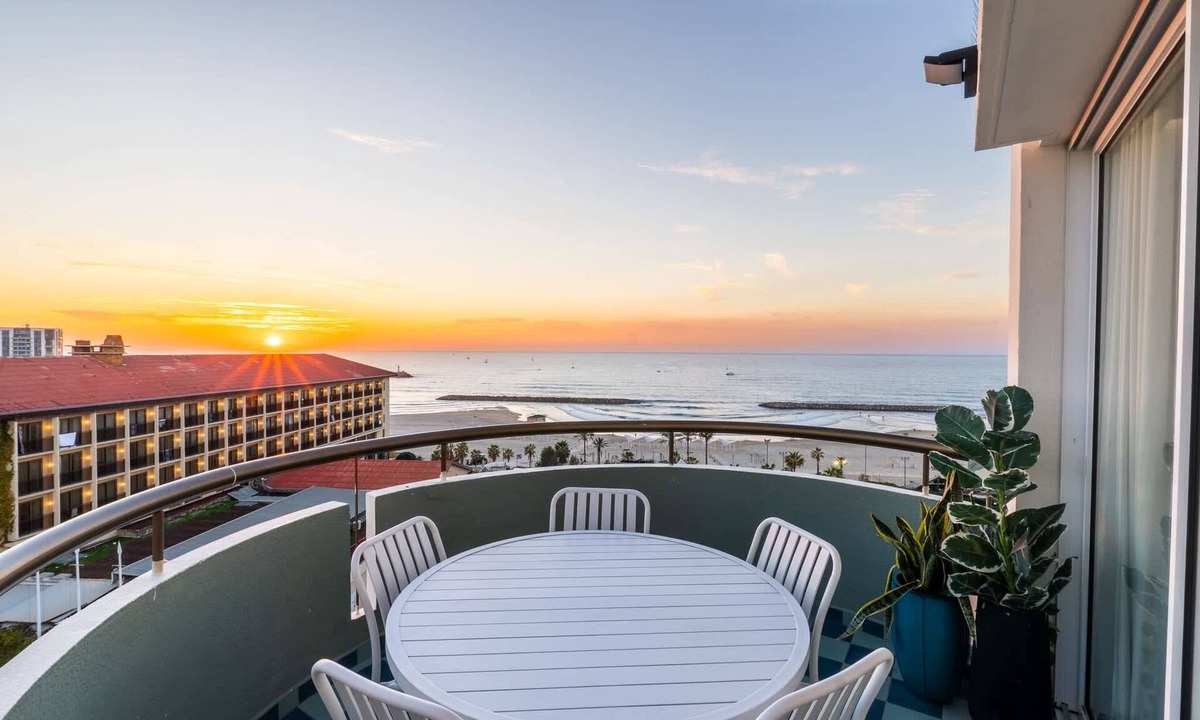 Herzliya Pituach Apartment | Private Parking Sunsets Paradise 2BR | Shelter