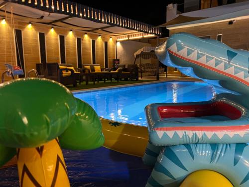 Al Kafrayn Villa | Private Pool - Relax Chalet Deadsea