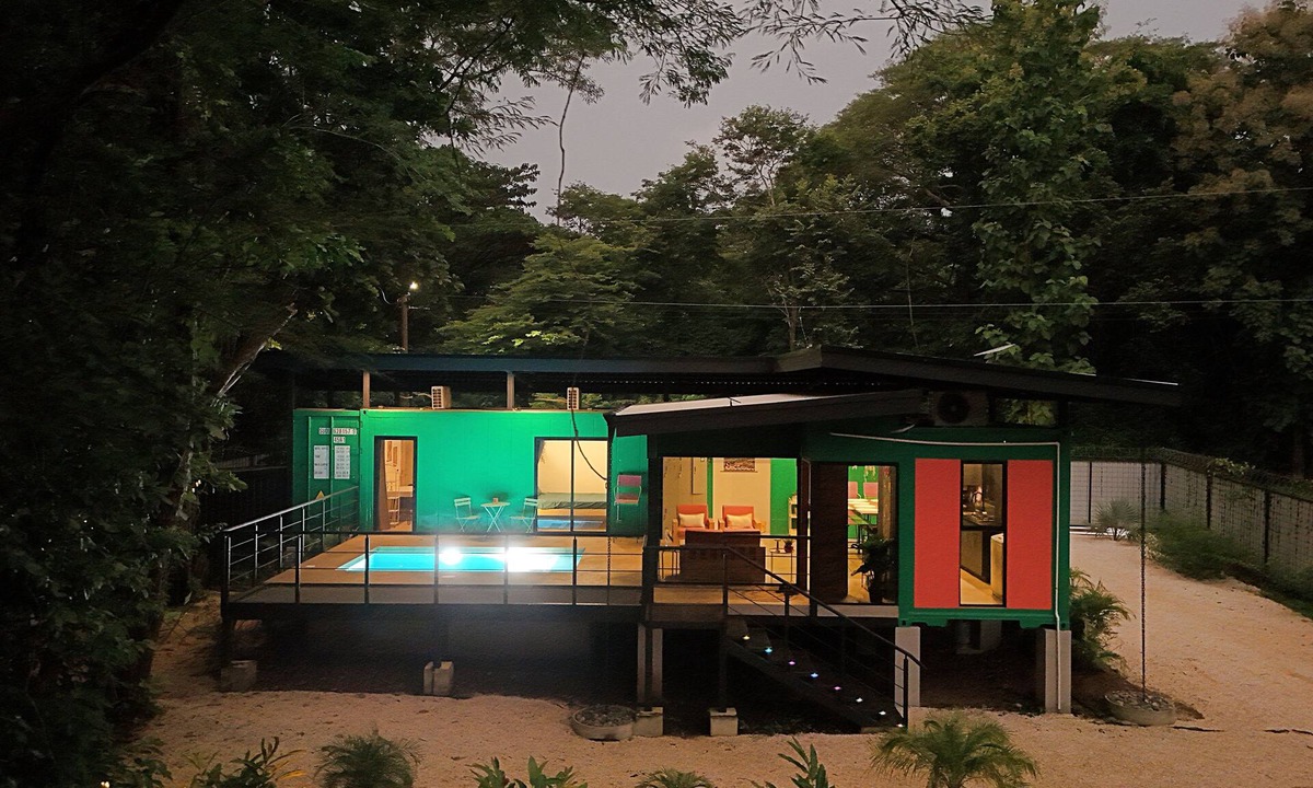 Pinilla House | Pura Vida Jungle Container - Playa Avellanas