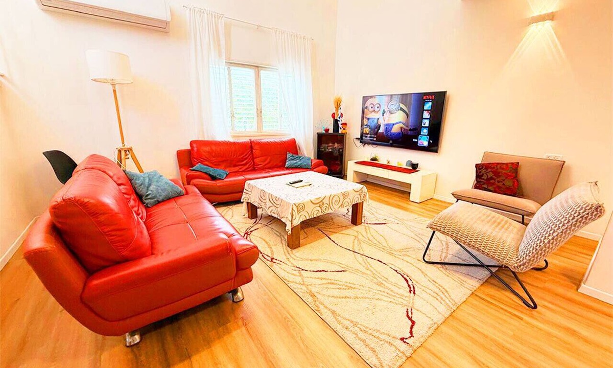 Ra'ananna Apartment | Ra'anana 3 BDR, 2 Baths, Rooftop View & Parking Family and Pet Friendly