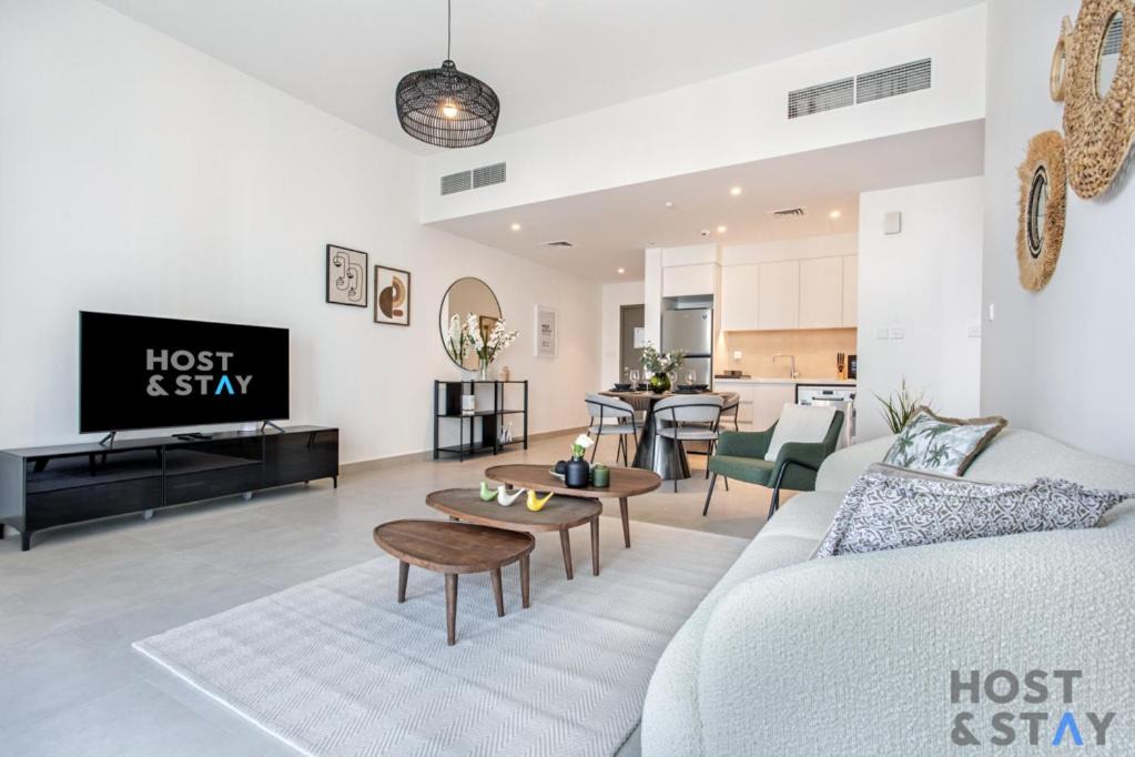 Dubai Apartment | Refined 1BR in Creek Horizon, Creek Harbour - Host & Stay