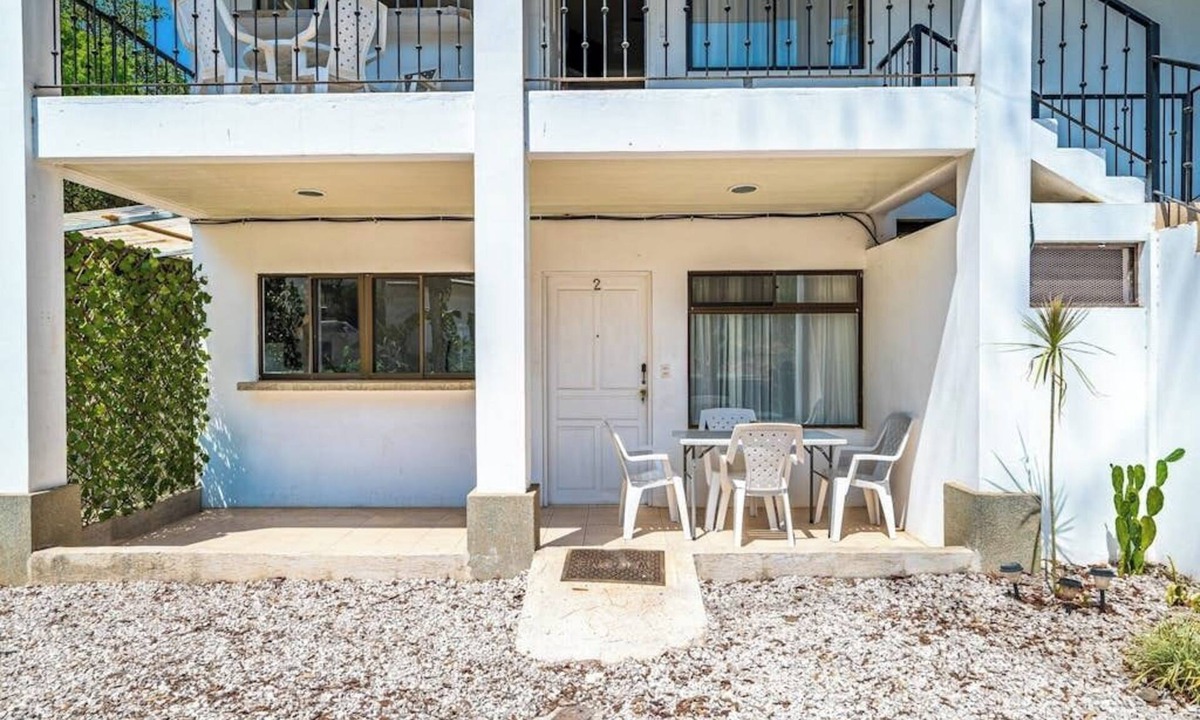 Coco Apartment | Relaxing apartment equipped with modern amenities & tranquil outdoor pool