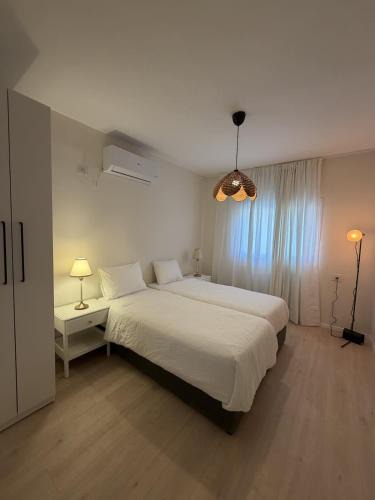 Mamilla Apartment | Renovated Spacious 3bdrm Close to Everything