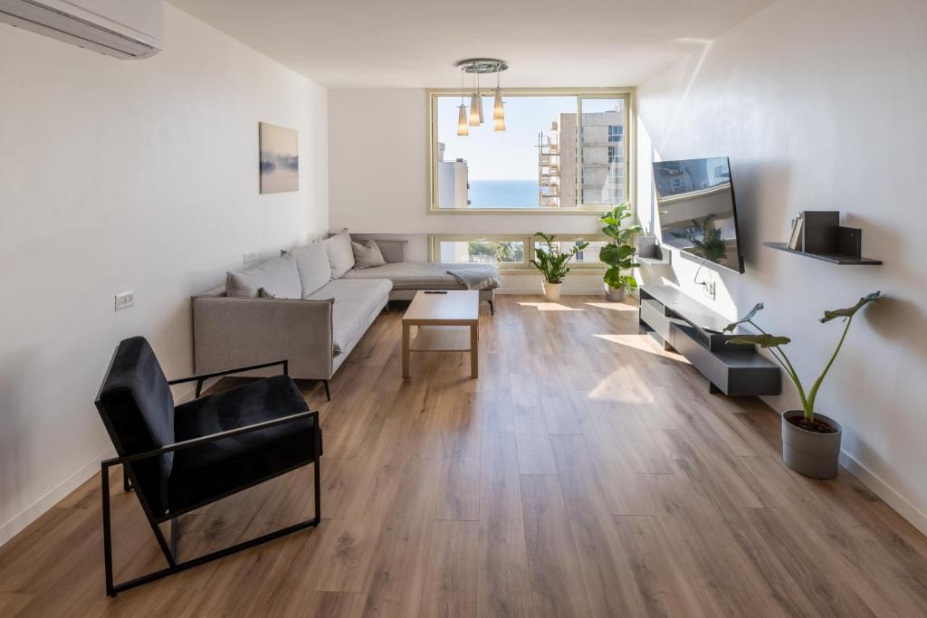 Netanya Apartment | Roof Top 3 Floors