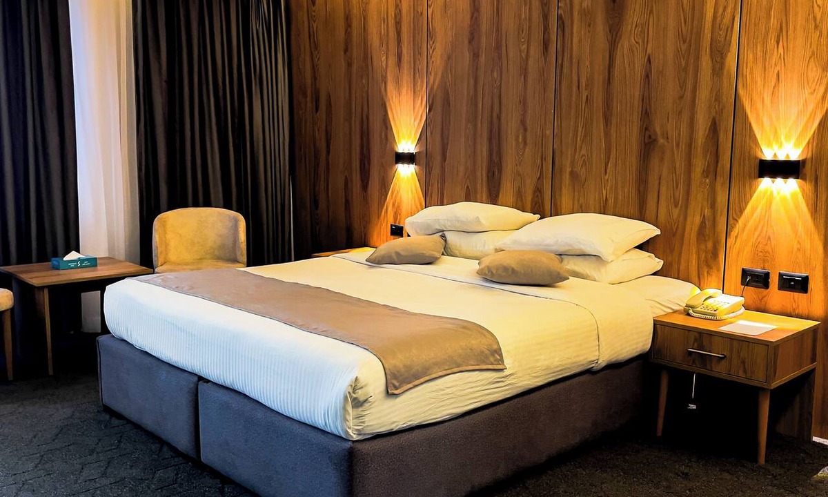 Jabal Al-Hussein Hotel | Sandy Palace Hotel