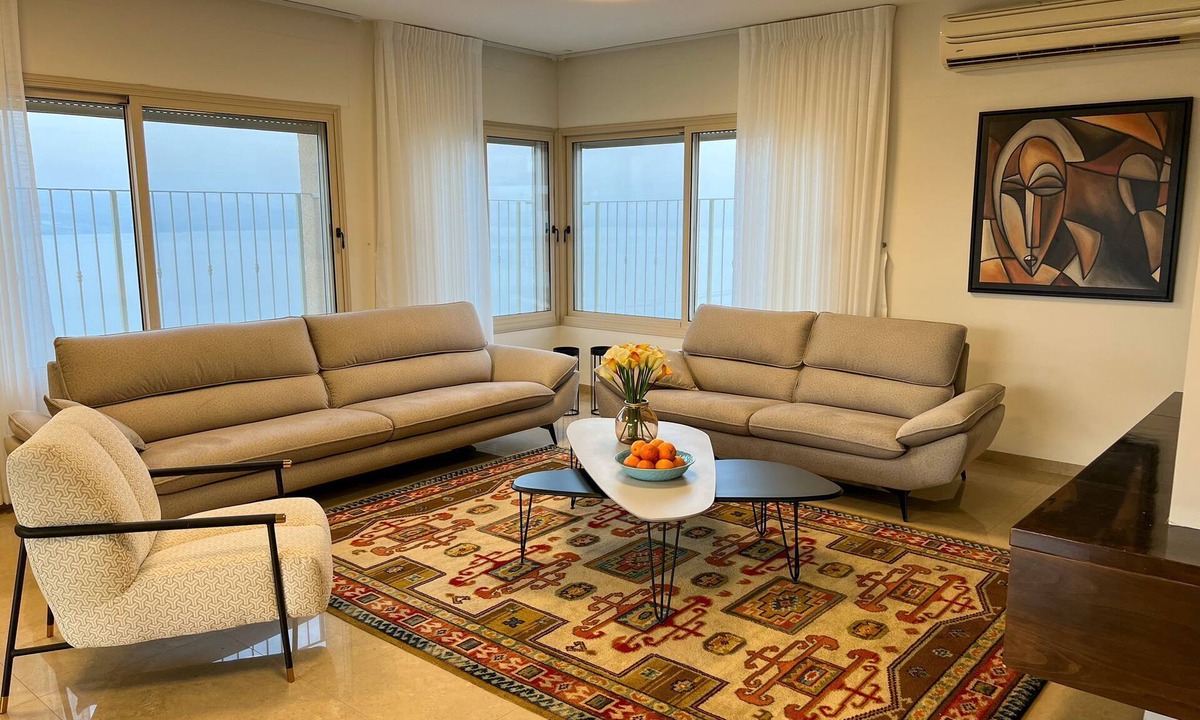 Tiberias Apartment | sea view penthouse with 3 floors and an hot tub! can host up to 15 people .