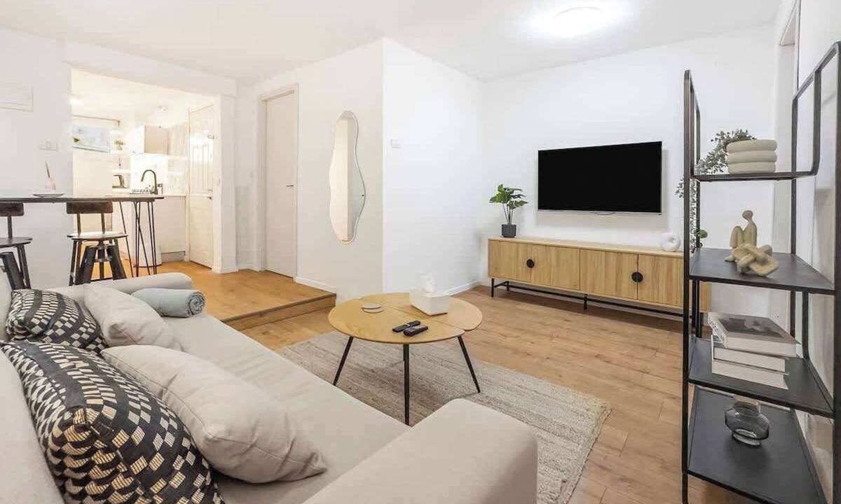 Herzliya Pituach Apartment | Seaside Accadia Garden | Secure Building Shelter