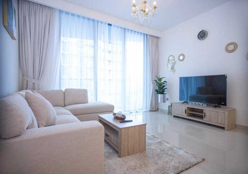 Mina Al Arab Apartment | Serene Chic 1BR in Bay Residences Central 1