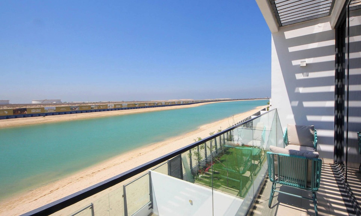 Al Hamriya House | Silk Valley-4B with Private Beach Access