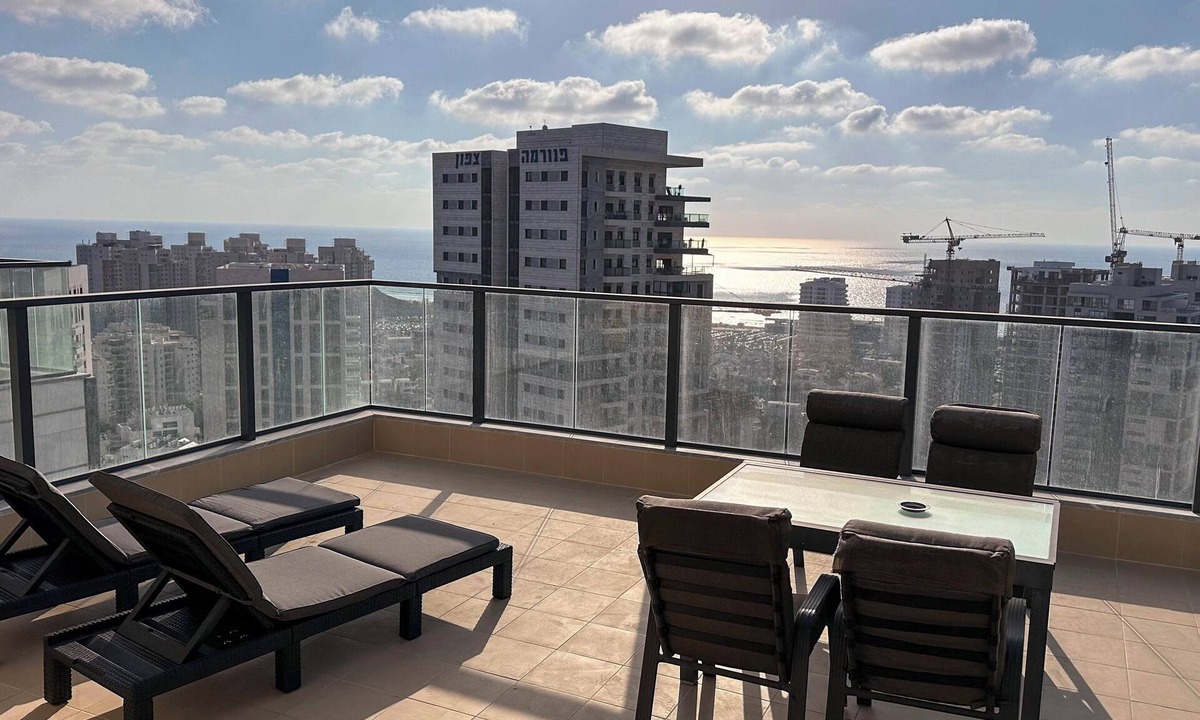 Rishon LeTsiyon Apartment | Sky26 Mini penthouse with 6-Rooms Sew View Bat Yam