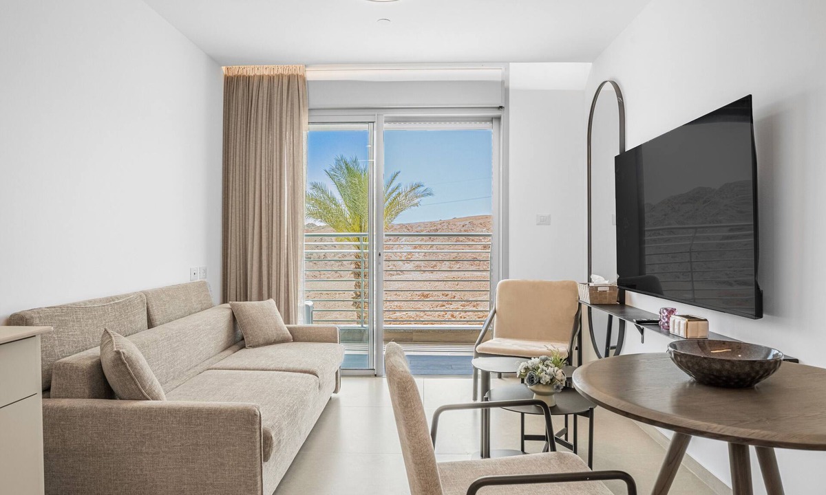 Eilat Apartment | Soft colors Desert View Hideaway