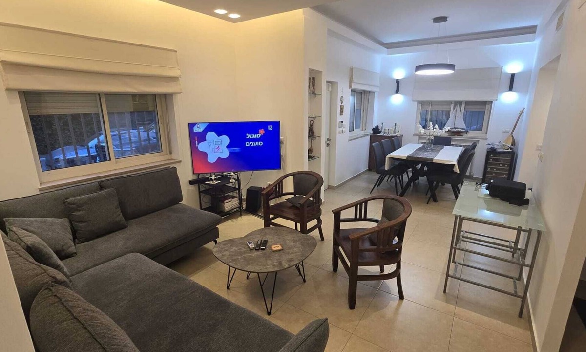 Emek Refaim House | Spacious 3-bedroom house in enchanting Jerusalem with WiFi, AC