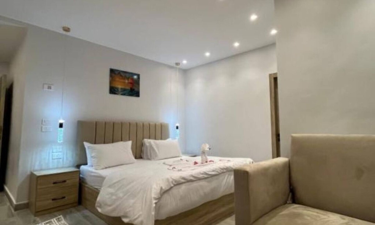 Al Haram Bed & Breakfast | Spacious King Room with Mountain View Near the Giza Pyramids