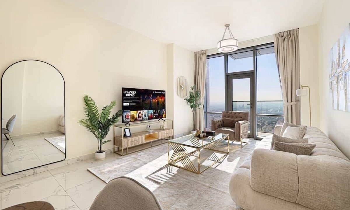 Business Bay Apartment | Specious 2BD | Central Dubai | Resturants & Pubs