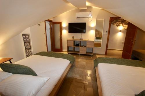 Old City Apartment | St. John Apartment