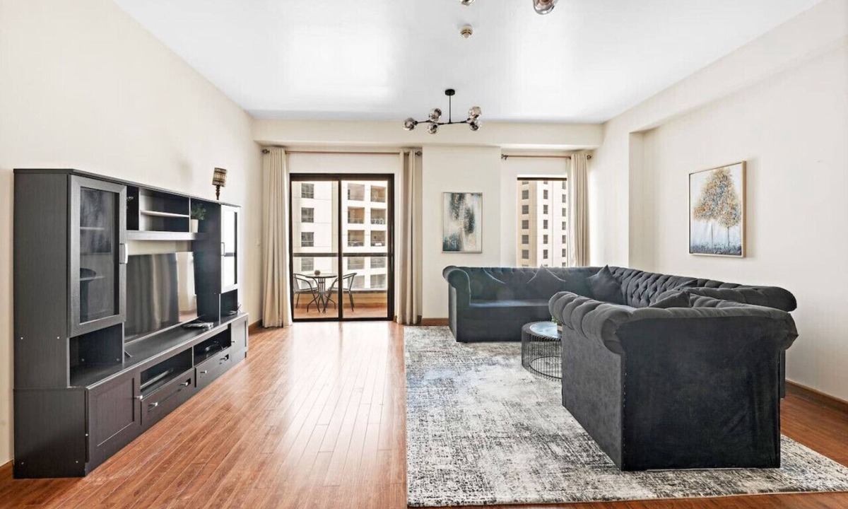 Jumeirah Beach Residence Apartment | StoneTree - Furnished 1 BR - Near Marina Beach