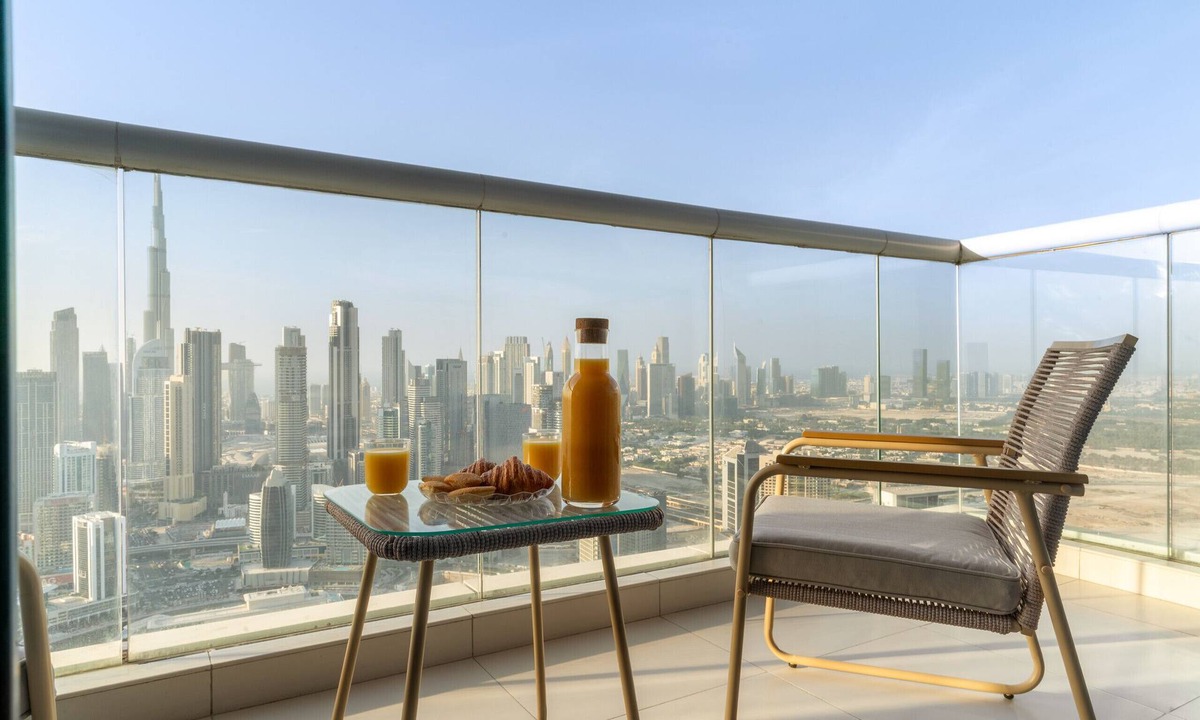 Business Bay Apartment | Stunning 3BD in Business Bay with Burj Khalifa View