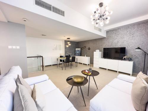 Ras Al Khaimah Apartment | Stylish 2BR Duplex Apartment with Balcony & Access to Pool