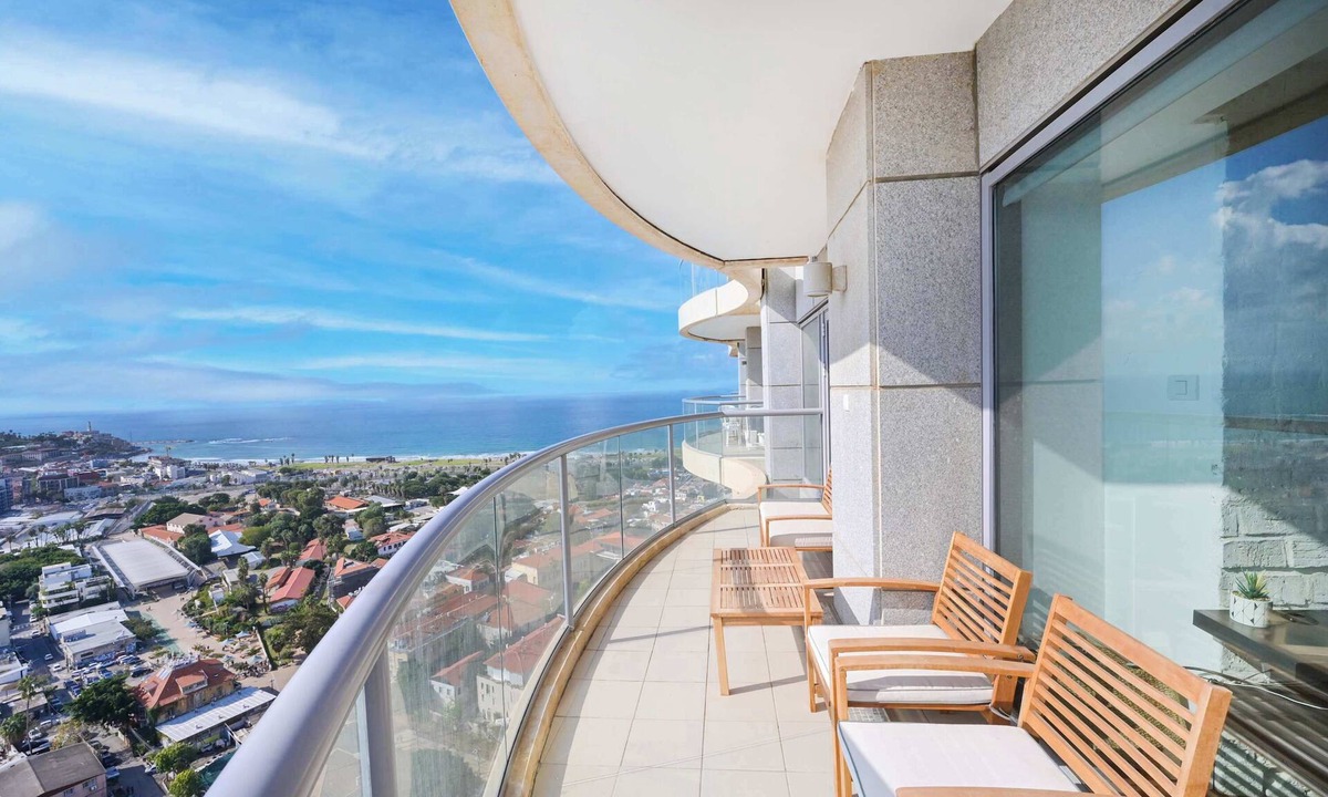 Neve Tzedek Apartment | Stylish 3BR Amazing Sea View W/Parking by HolyGuest