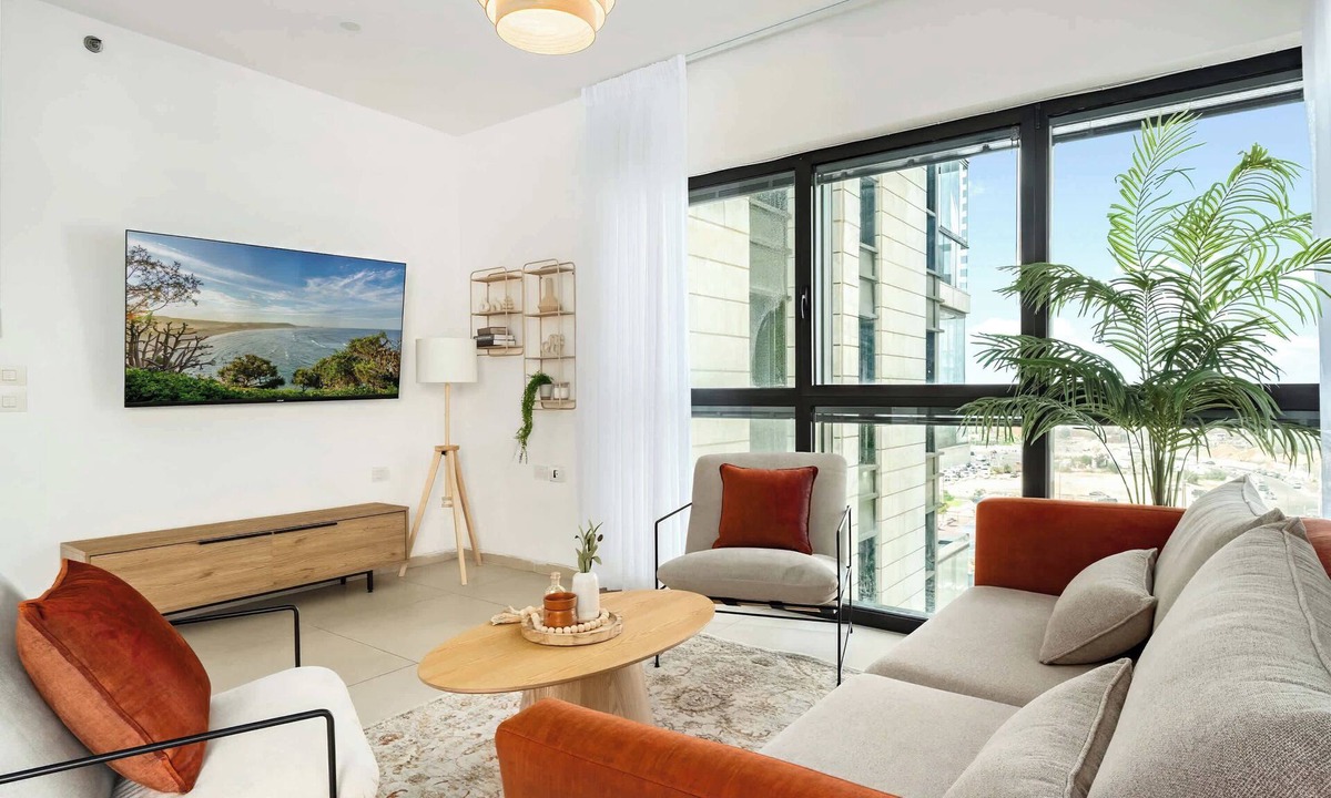 Bat Yam Apartment | Stylish 3BR Tower | Seaview | Parking | Mamad