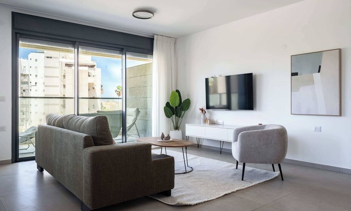 Rishon LeTsiyon Apartment | Stylish 4BR Apt l Private Balcony & Mamad