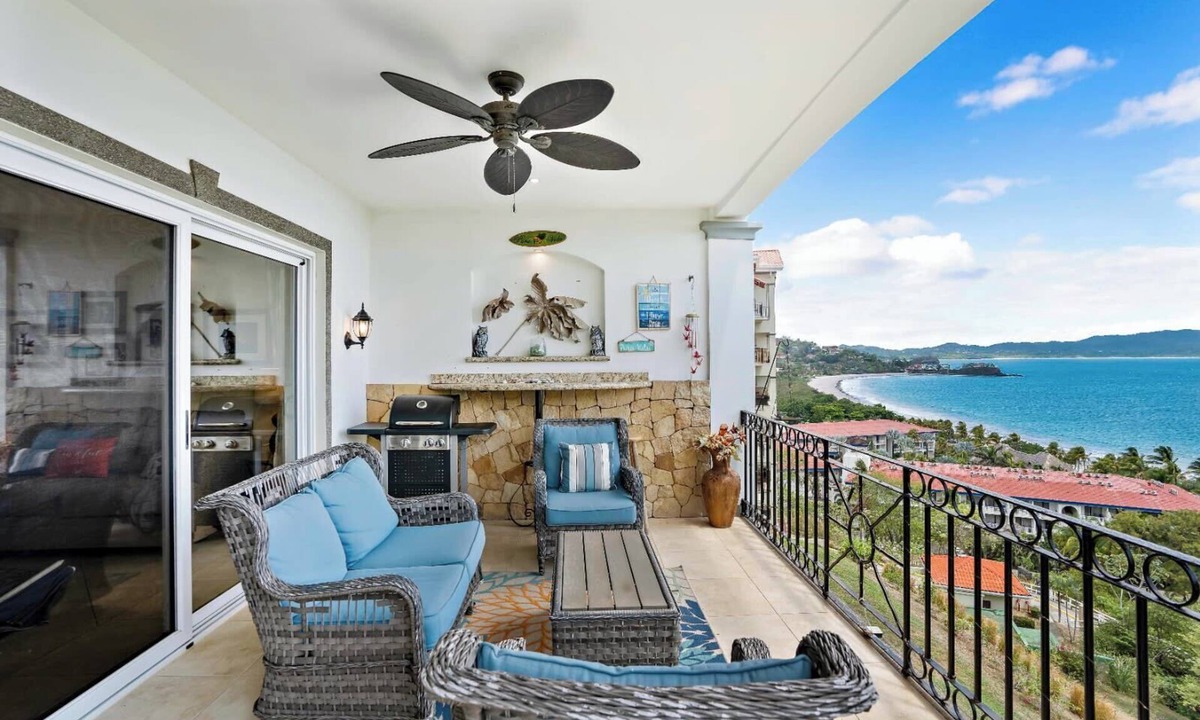 Playa Flamingo Condo | Stylish Flamingo Condo with Ocean Views, Renovated Kitchen & Walkable Beach Access