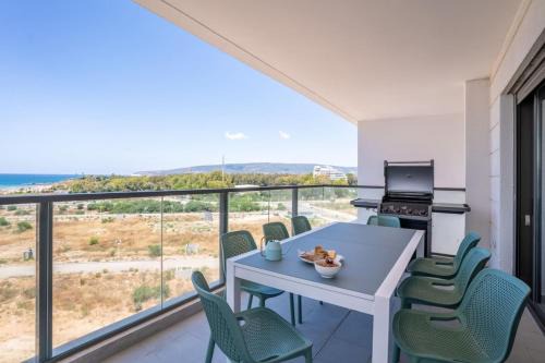 Nahariya Apartment | Stylish Seaside Escape with Balcony