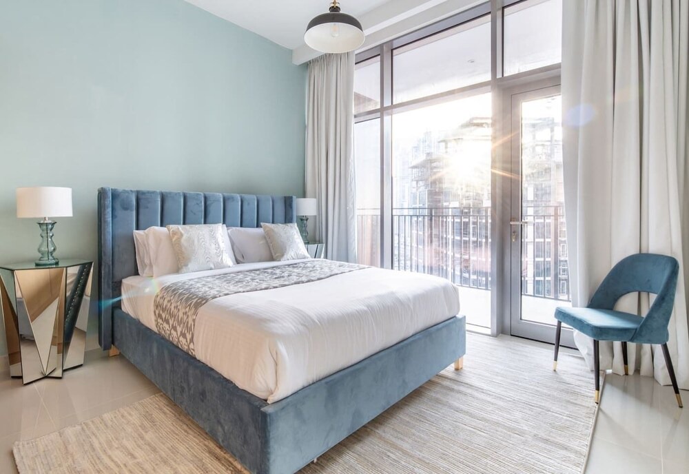Downtown Dubai Apartment | Stylish & Sophisticated 1BR in Downtown Dubai