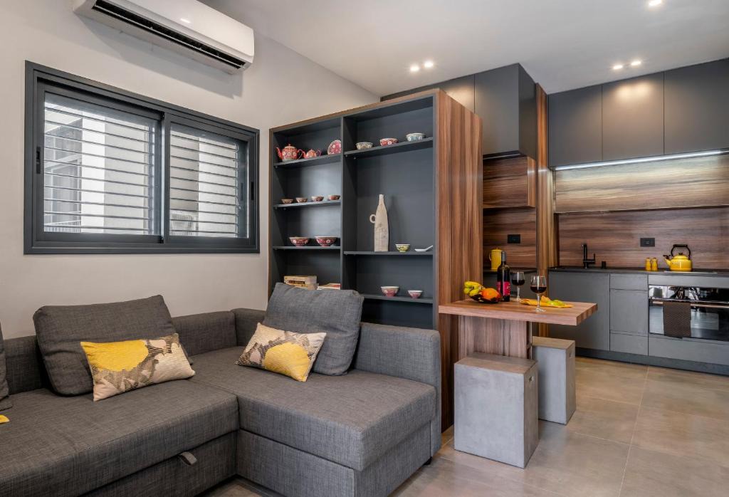Tel Aviv Promenade Apartment | Stylish Studio Apt w Balcony 3-min From the Beach by Sea N' Rent