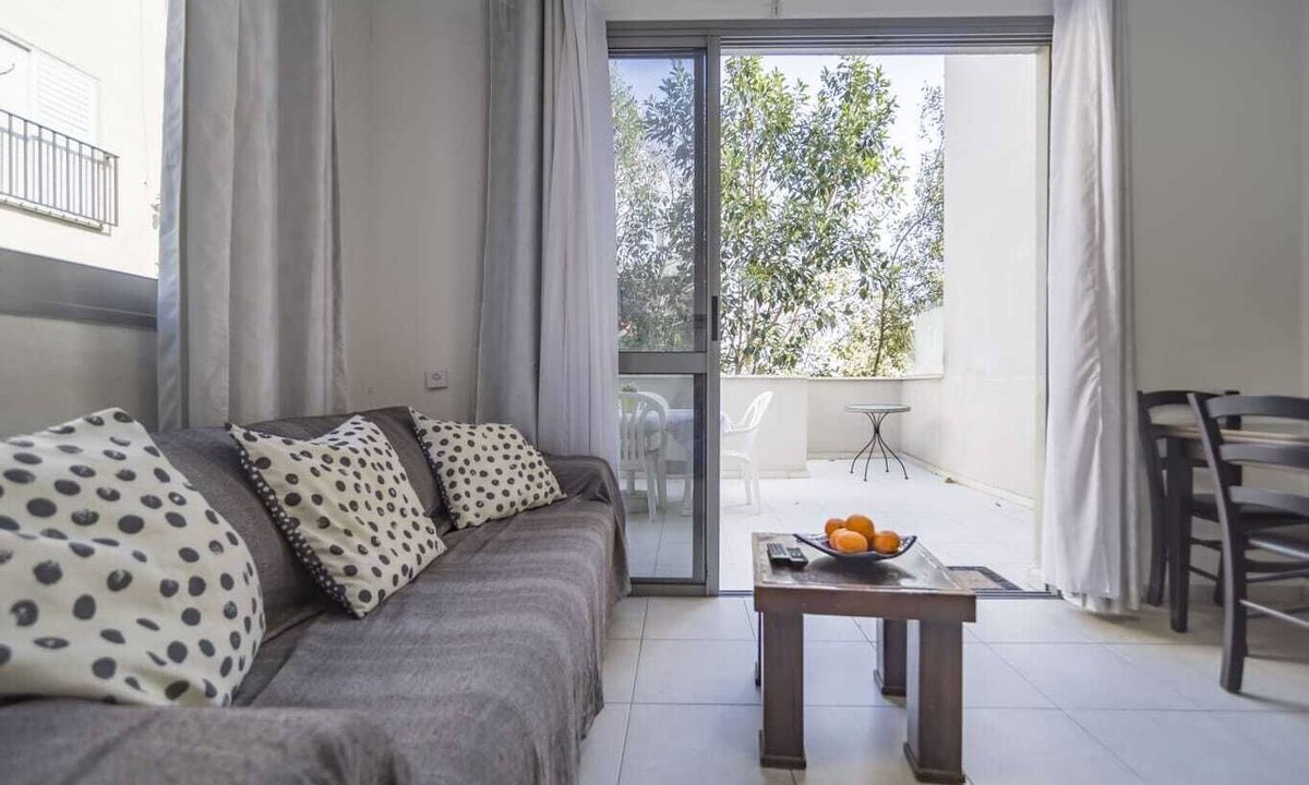 Tel Aviv Promenade Apartment | Sunny 2-Room Apartment with Spacious Terrace, Steps from Bograshov Beach