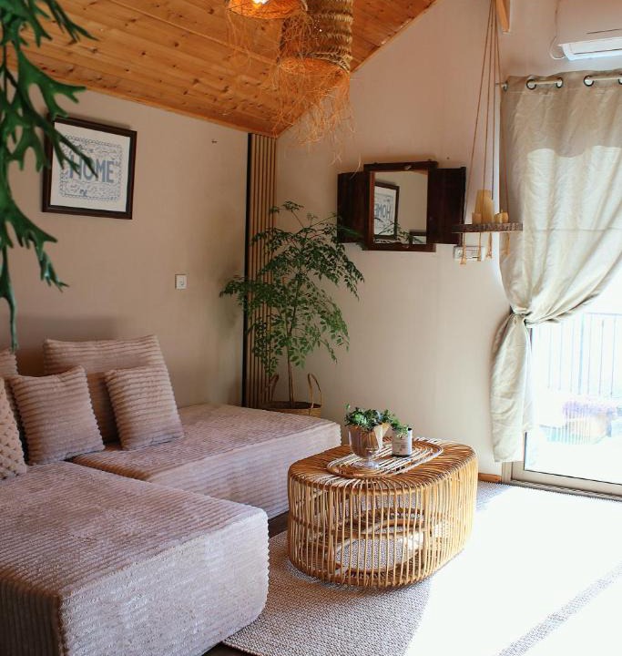 Artists Colony Apartment | Sunny's Suite