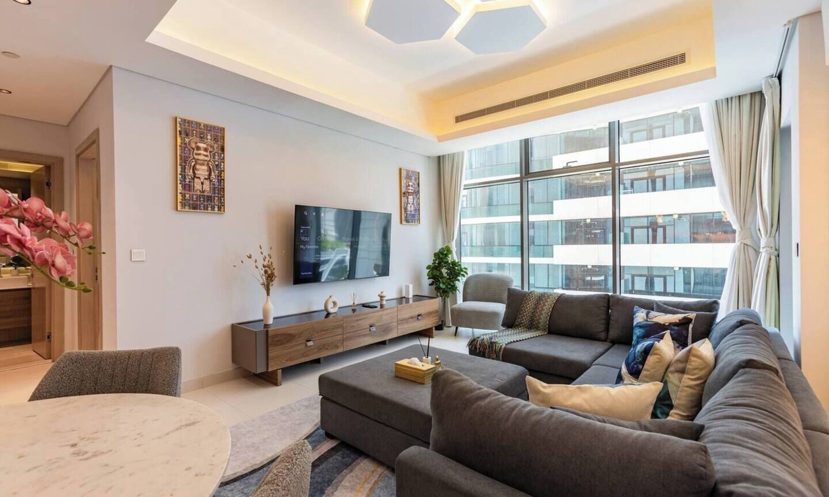 Al Wasl Apartment | Super Luxury 3 Bed Apartment - 3 mims to Dubai Mall. WiFi & AC